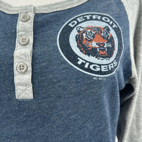 Nike Detroit Tigers Henley Tshirt Size S - Picture 2 of 6